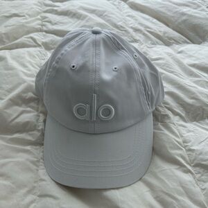 Alo white cap NWT